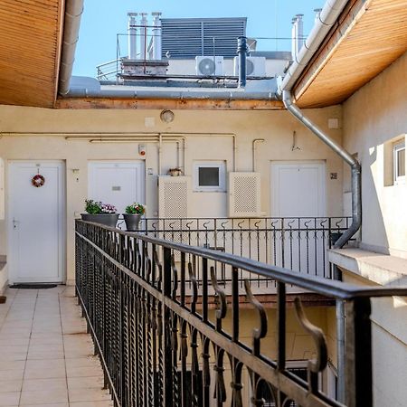 Cozy Flat In The Heart Of Buda Budapest Eksteriør bilde
