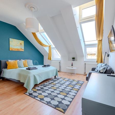 Cozy Flat In The Heart Of Buda Budapest Eksteriør bilde