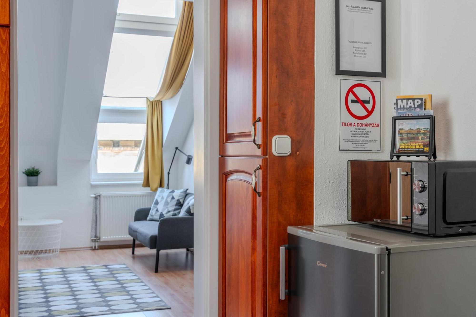 Cozy Flat In The Heart Of Buda Budapest Eksteriør bilde