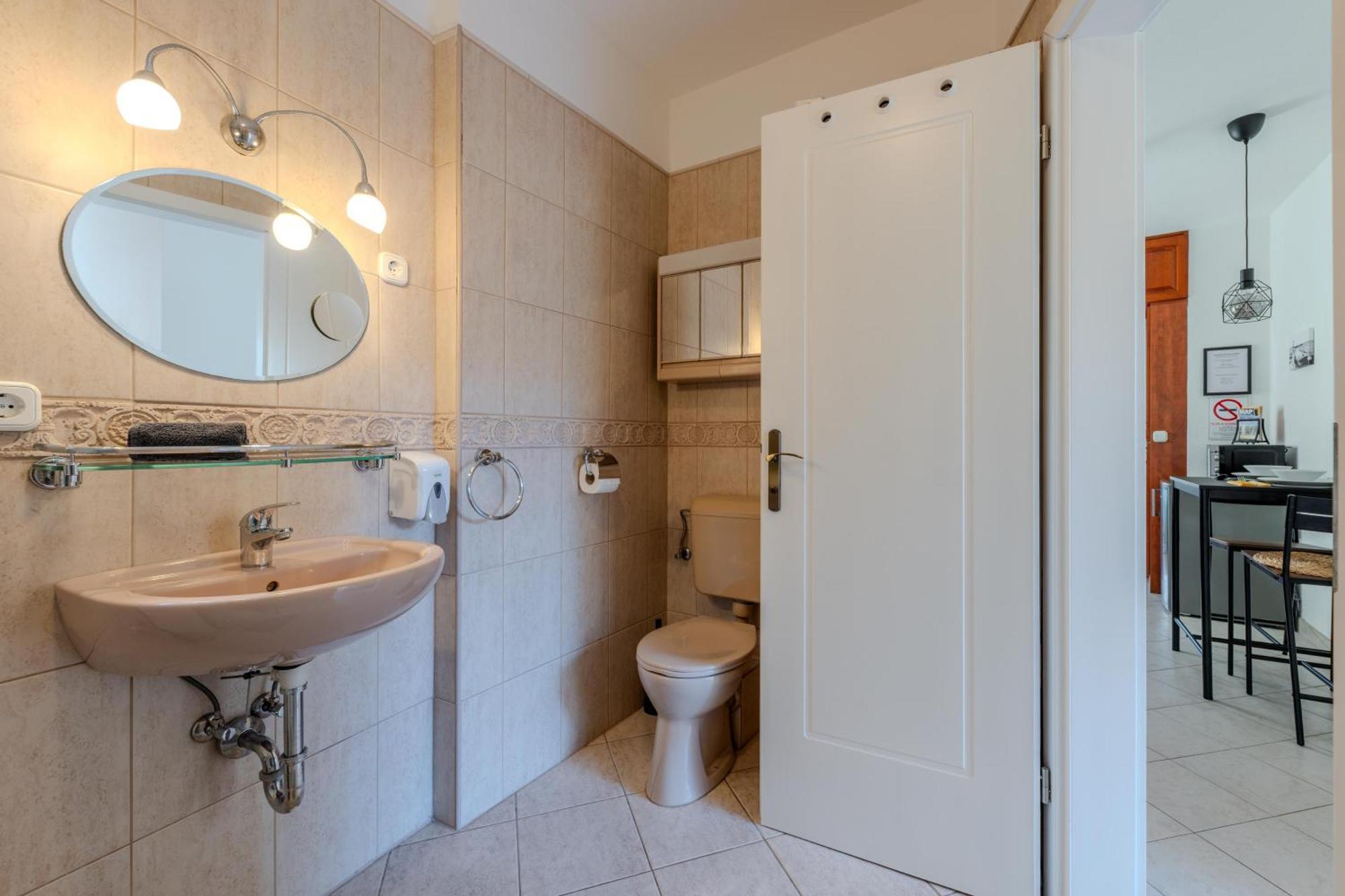 Cozy Flat In The Heart Of Buda Budapest Eksteriør bilde